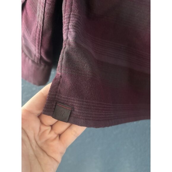 Maroon Burgundy Lululemon Button Down Long Sleeve Men’s Sz Large - Picture 7 of 7